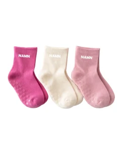 Rosa halkstrumpor för barn med eget namn tryckt – 3-pack med halkskydd